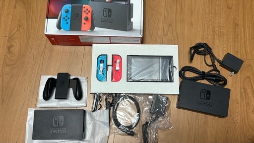任天堂 Switch本体➕ドックセット➕SDカード
