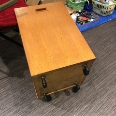 キャスター椅子の画像