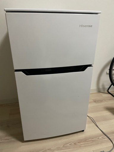 ハイセンス2ドア冷蔵庫!90L!中は綺麗、外観に傷あり