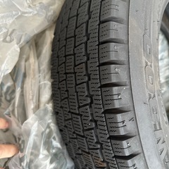 スタッドレスタイヤ3本の画像