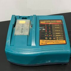 【受け渡し決定】マキタ makita 充電式 インパクトドライバー TD131D 充電器 バッテリー セットの画像