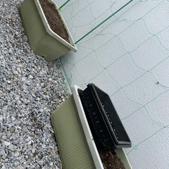 ベジタブルプランター2つ土、支柱つきの画像