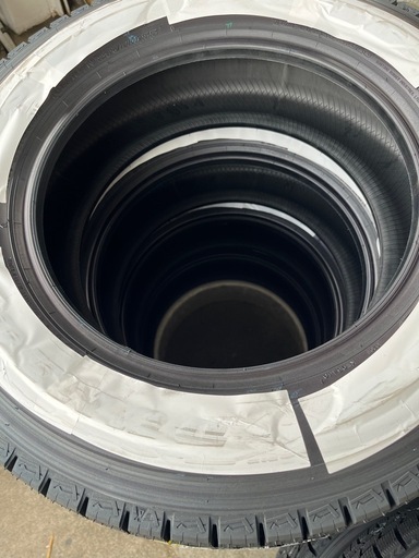 新商品！ホワイトレター！25年製！215/65R16 109/107QダンロップスタッドレスタイヤW01　4本 作業代、消費税全て込み