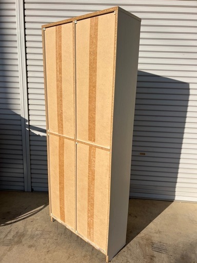 ニトリ ホワイト木製本棚 ガラス扉付