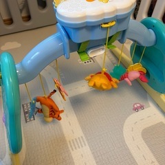 Combiネムリラとプーさんメリーのセットの画像