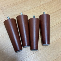 取りに来てくれる方は無料　2〜3人掛けカウチソファ 足つき  の画像