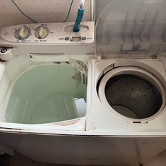 1月11日までに取りに来てくれる方あげます！二槽式洗濯機の画像