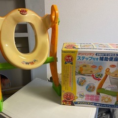 アンパンマン 2WAY ステップ付き補助便座（PINOCCHIO）の画像