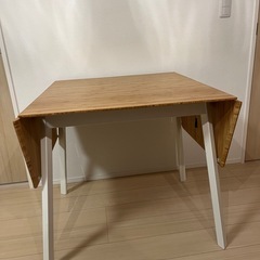 折りたたみダイニングテーブルの画像