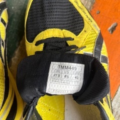 アシックスランニングシューズの画像