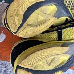 アシックスランニングシューズの画像