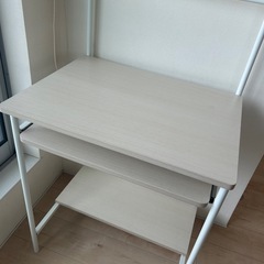 ニトリ　パソコンデスクの画像