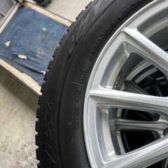 225/60R17 バリ溝　スタッドレス　ブリヂストン　４本セットの画像