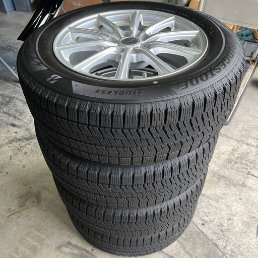 225/60R17 バリ溝　スタッドレス　ブリヂストン　４本セット