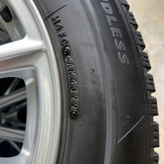 225/60R17 バリ溝　スタッドレス　ブリヂストン　４本セットの画像