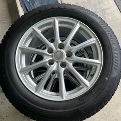 225/60R17 バリ溝　スタッドレス　ブリヂストン　４本セットの画像