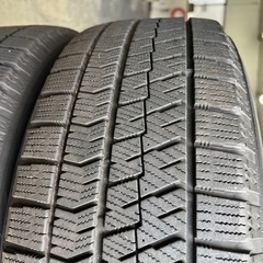 225/60R17 バリ溝　スタッドレス　ブリヂストン　４本セットの画像