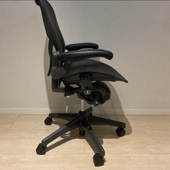 ハーマンミラー　アーロンチェア　B ライトの画像