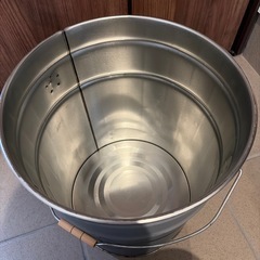 椅子にもなる いれもの入れ物 の画像