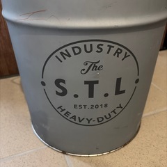 椅子にもなる いれもの入れ物 の画像