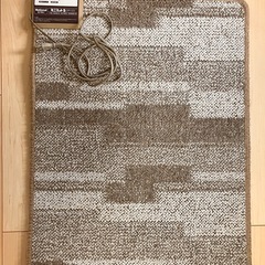 デスク下ホットカーペットの画像