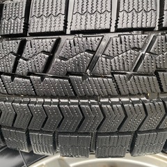 スタッドレスタイヤ185/70R14ブリジストンの画像