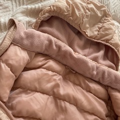 UNIQLO 薄ピンク　ダウン　100の画像