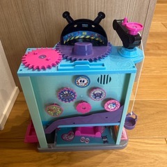 アンパンマン　
バイキン城ハウスとパン工場ハウスの画像