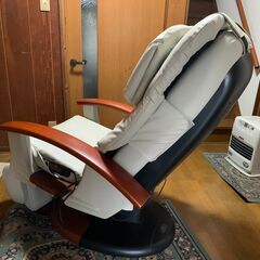 ダイトー 家庭用電気マッサージチェア HTT-976 i-seat ホワイト系合成革 現状品!!の画像