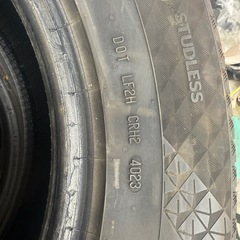 スタッドレスタイヤ溝あり　265/65R17 プラド装着　コンチネンタルの画像