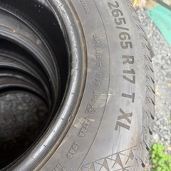 スタッドレスタイヤ溝あり　265/65R17 プラド装着　コンチネンタルの画像