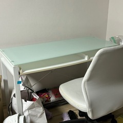 ワーキングデスクとチェア（現金ver）の画像