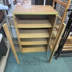 【リサイクルサービス八光】幅60㎝　ベージュ　1人暮らしサイズ食器棚の画像