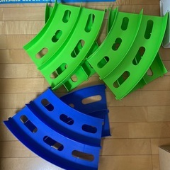 タミヤミニ四駆 コース　オーバルホームサーキット 立体レーンチェンジタイプ（ライトグリーン/ブルー） の画像
