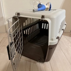【美品】ペット　キャリーケース(ハード)の画像