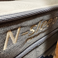 ダブルベッド　マットレス＋フレーム(ニトリN-sleep)の画像