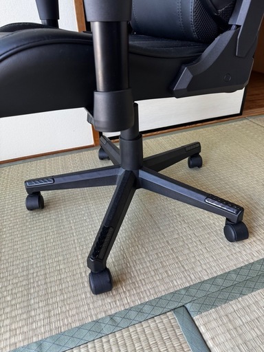ほぼ新品　ゲーム用、デスクチェア