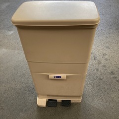 ゴミ箱の画像