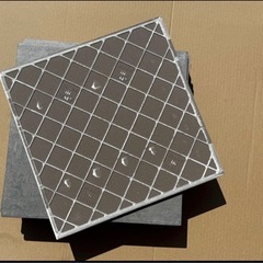 37. 300角磁器質タイル グレー　12枚の画像