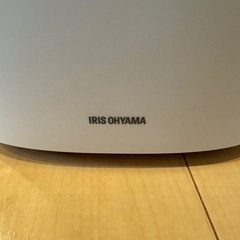 💧【新品同様】アイリスオーヤマ ハイブリッド加湿器 UHK-500-W 4.5L 大容量 加熱式 超音波式 卓上 デスク用 14畳 アロマ 上から給水 リモコン付き 加湿機の画像