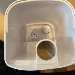 💧【新品同様】アイリスオーヤマ ハイブリッド加湿器 UHK-500-W 4.5L 大容量 加熱式 超音波式 卓上 デスク用 14畳 アロマ 上から給水 リモコン付き 加湿機の画像