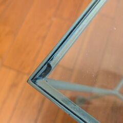 ガラステーブルの画像