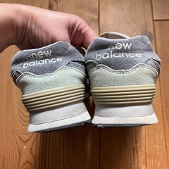 ⭕️ニューバランス★23cm★グレーのスニーカーの画像