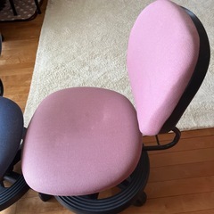 学習机の椅子ピンクの画像