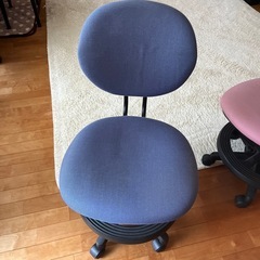 学習机の椅子ブルーの画像