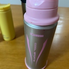 マホービンとタンブラーの画像