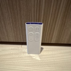 ダイソン AM06 テーブルファン　リモコン付き　羽なし扇風機の画像