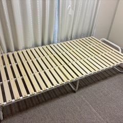 【12月受け取り希望】すのこ 折りたたみベッド すのこベッド シングル 完成品 ベッドフレーム 折りたたみ 4つ折り 耐荷重約150㎏ 通気性 すのこ 除湿 組立不要の画像