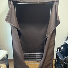 メタルハンガーラック（カバー付き）の画像