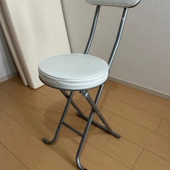 パイプ椅子の画像